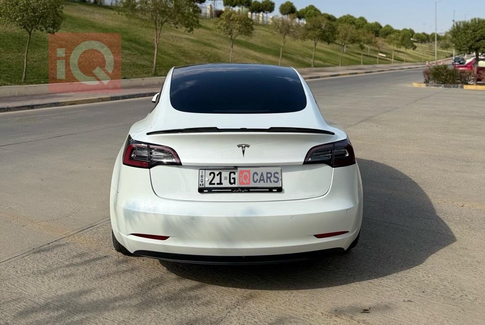 تسلا موديل 3